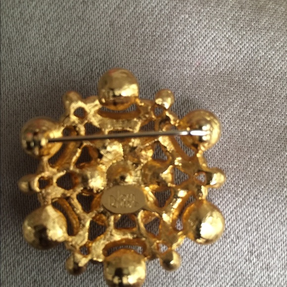 Joan Rivers brooch - Picture 2 of 3